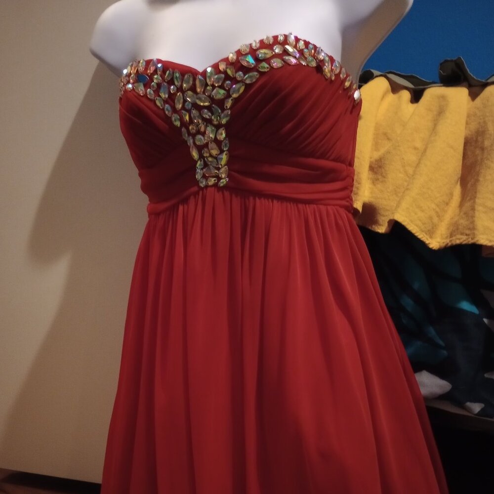 Red short gown